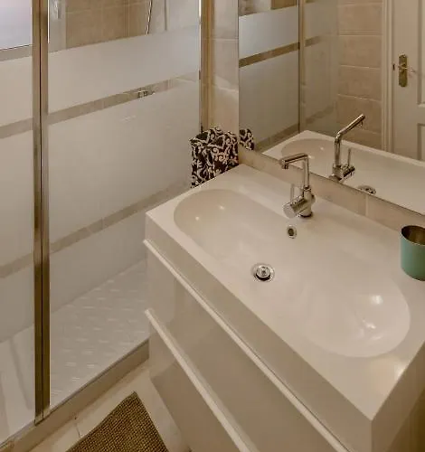 Golden * קוסטה קלמה